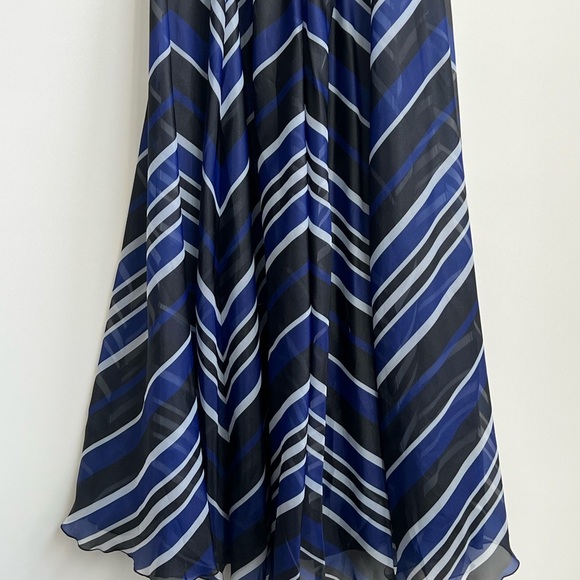 NWT TADASHI SHOJI ENNIS OFF-THE-SHOULDER STRIPED ORGANZA GOWN Dress Medium Blue - Picture 15 of 15